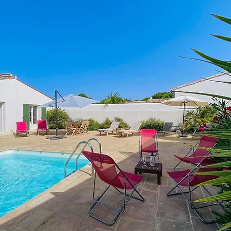 Superbe Avec Piscine A Proximite De La 4*